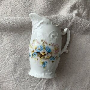 Vintage blue Floral creamer
